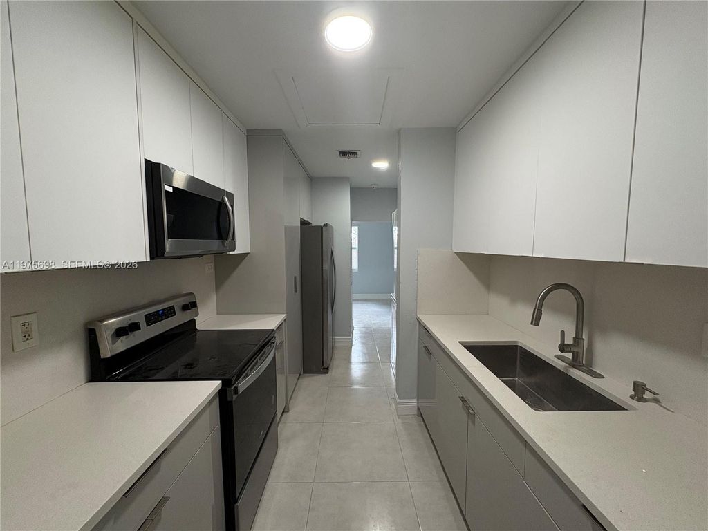 3600 SW 32nd Ave, West Park, FL 33023