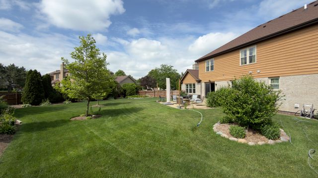 21203 Old North Church Road, Frankfort, IL 60423
