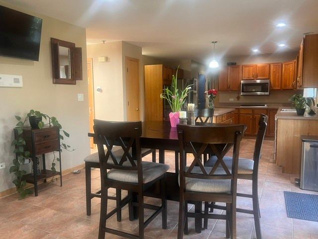 21203 Old North Church Road, Frankfort, IL 60423