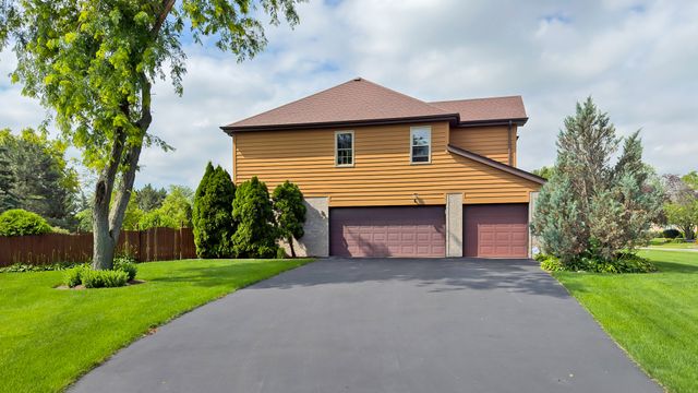 21203 Old North Church Road, Frankfort, IL 60423