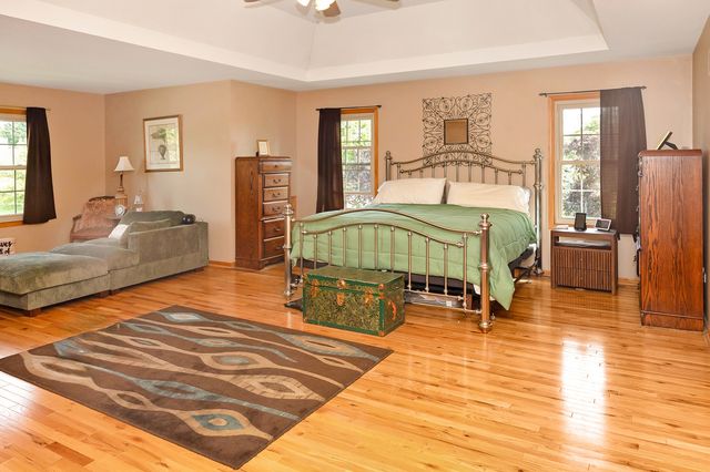 21203 Old North Church Road, Frankfort, IL 60423