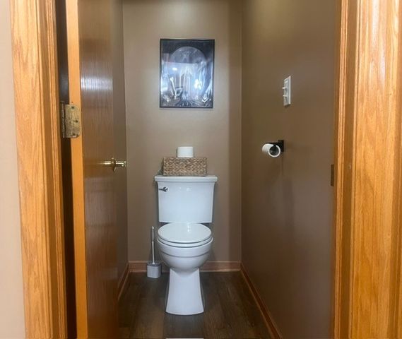 21203 Old North Church Road, Frankfort, IL 60423