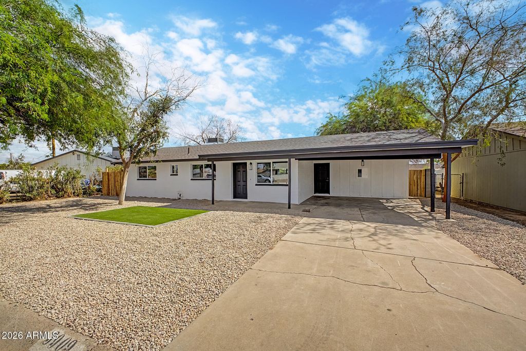 3909 W GRISWOLD Road, Phoenix, AZ 85051 — photo 4