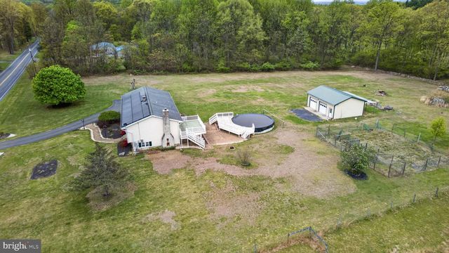 158 SAINT PETERS RD, Macungie, PA 18062