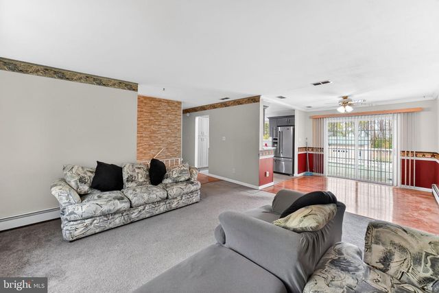 158 SAINT PETERS RD, Macungie, PA 18062