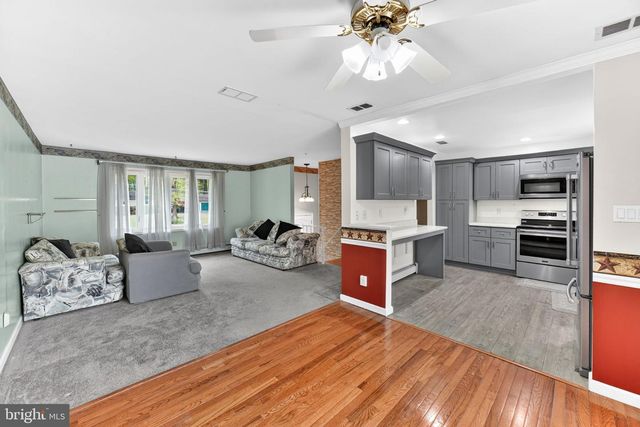 158 SAINT PETERS RD, Macungie, PA 18062