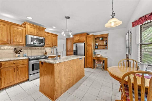 7610 NW Westside Drive, Weatherby Lake, MO 64152