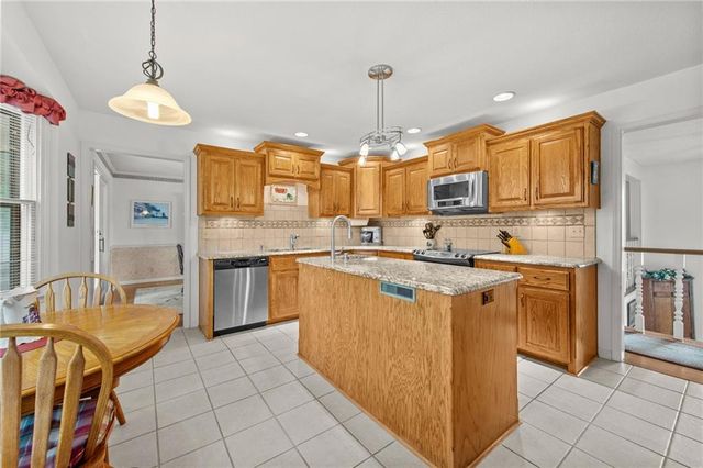 7610 NW Westside Drive, Weatherby Lake, MO 64152
