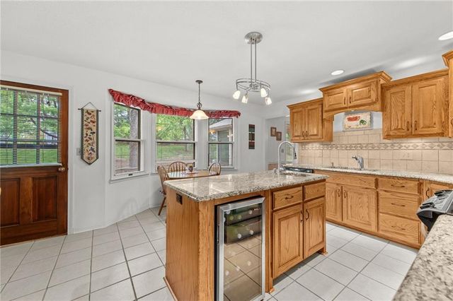 7610 NW Westside Drive, Weatherby Lake, MO 64152