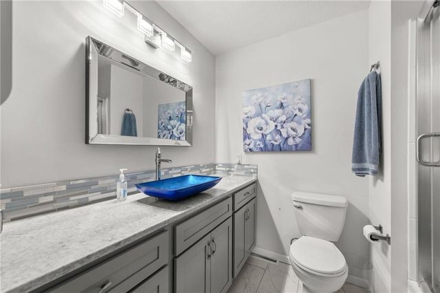 7610 NW Westside Drive, Weatherby Lake, MO 64152