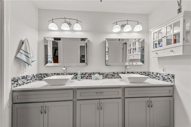 7610 NW Westside Drive, Weatherby Lake, MO 64152