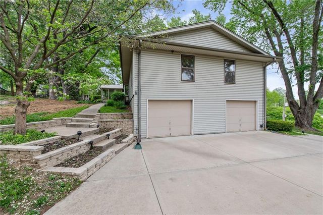 7610 NW Westside Drive, Weatherby Lake, MO 64152