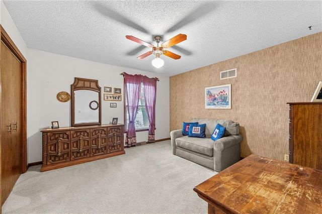7610 NW Westside Drive, Weatherby Lake, MO 64152
