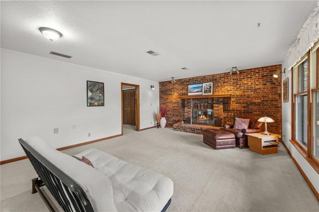 7610 NW Westside Drive, Weatherby Lake, MO 64152