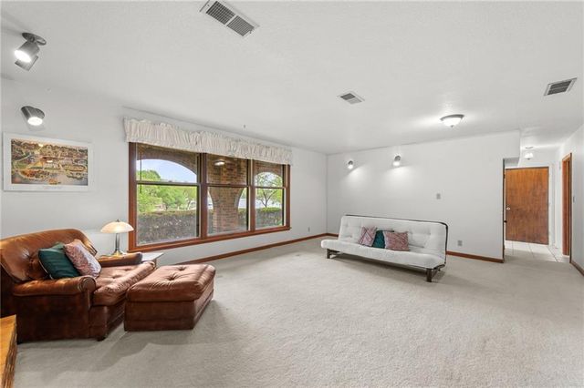 7610 NW Westside Drive, Weatherby Lake, MO 64152