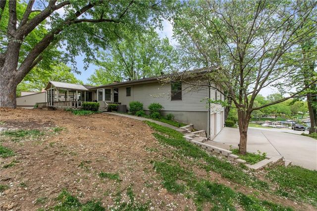 7610 NW Westside Drive, Weatherby Lake, MO 64152