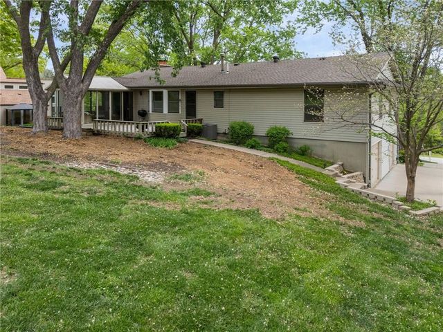 7610 NW Westside Drive, Weatherby Lake, MO 64152