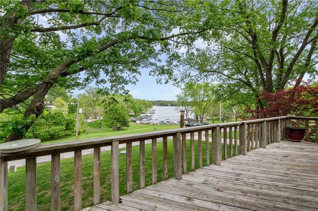 7610 NW Westside Drive, Weatherby Lake, MO 64152