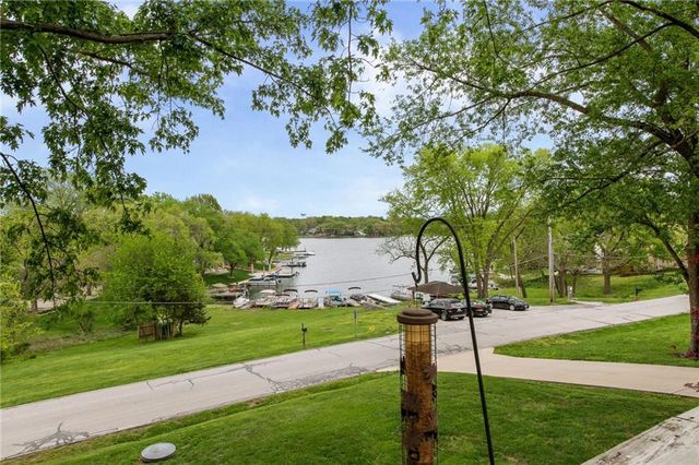 7610 NW Westside Drive, Weatherby Lake, MO 64152