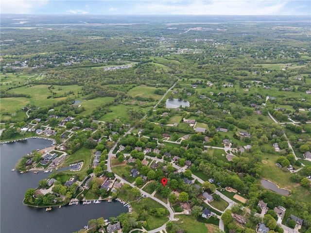 7610 NW Westside Drive, Weatherby Lake, MO 64152