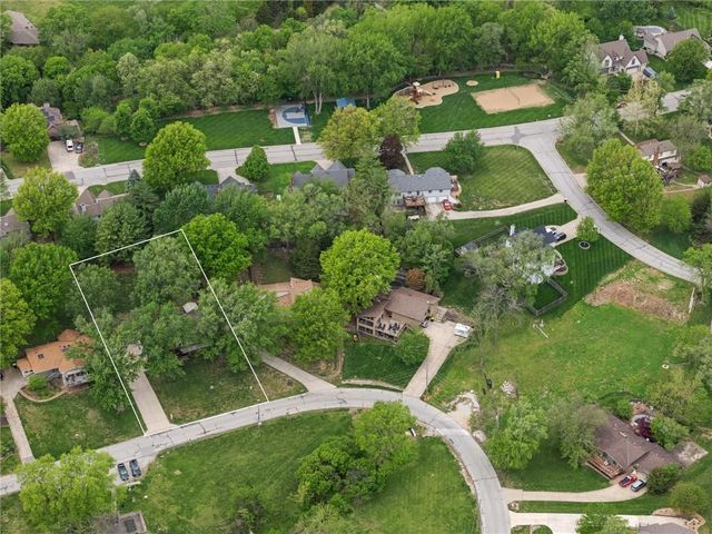 7610 NW Westside Drive, Weatherby Lake, MO 64152