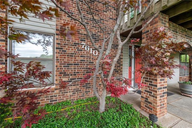 7610 NW Westside Drive, Weatherby Lake, MO 64152