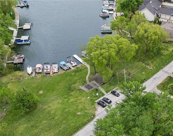 7610 NW Westside Drive, Weatherby Lake, MO 64152