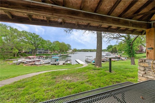 7610 NW Westside Drive, Weatherby Lake, MO 64152