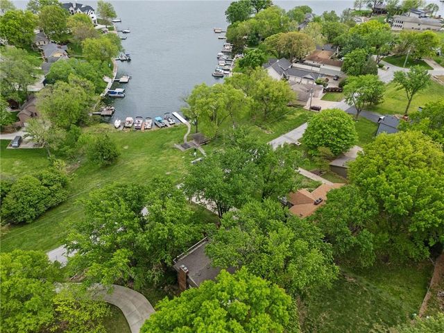 7610 NW Westside Drive, Weatherby Lake, MO 64152