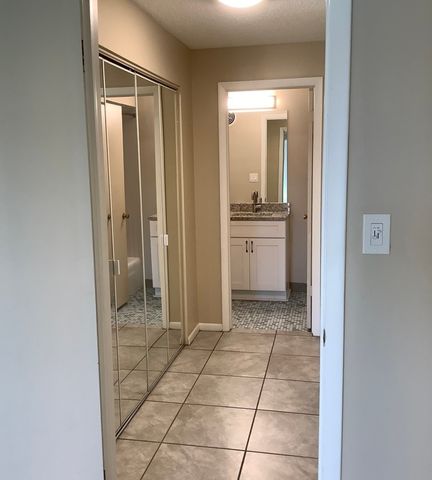 10408 Menard Avenue 2B, Oak Lawn, IL 60453