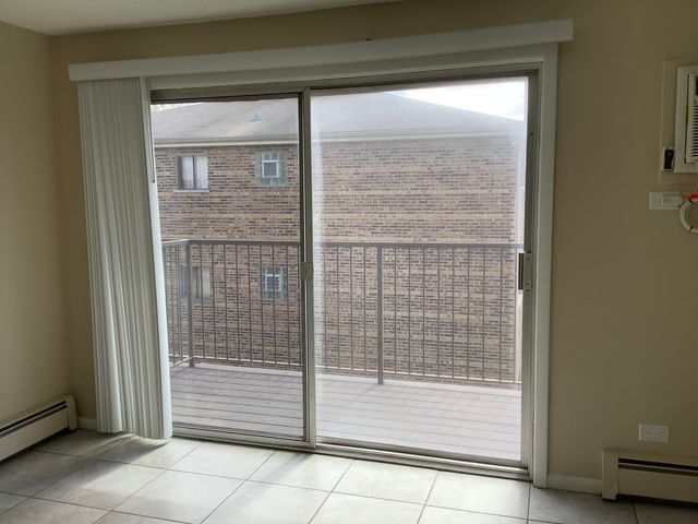 10408 Menard Avenue 2B, Oak Lawn, IL 60453