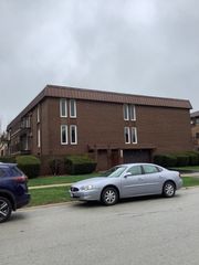 10408 Menard Avenue 2B, Oak Lawn, IL 60453