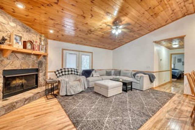 694 Hilltop Road, Murphy, NC 28906