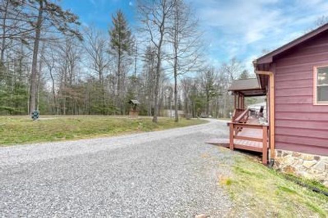694 Hilltop Road, Murphy, NC 28906
