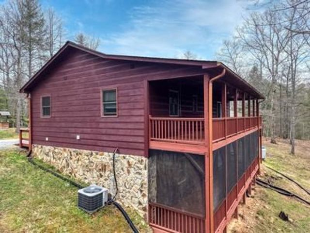 694 Hilltop Road, Murphy, NC 28906