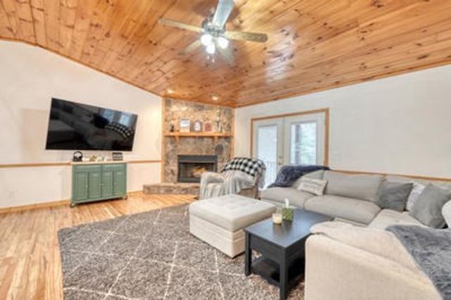 694 Hilltop Road, Murphy, NC 28906