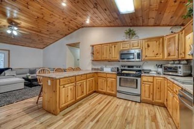 694 Hilltop Road, Murphy, NC 28906
