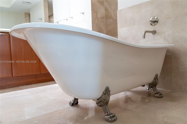 3301 NE 183rd St 2303, Aventura, FL 33160