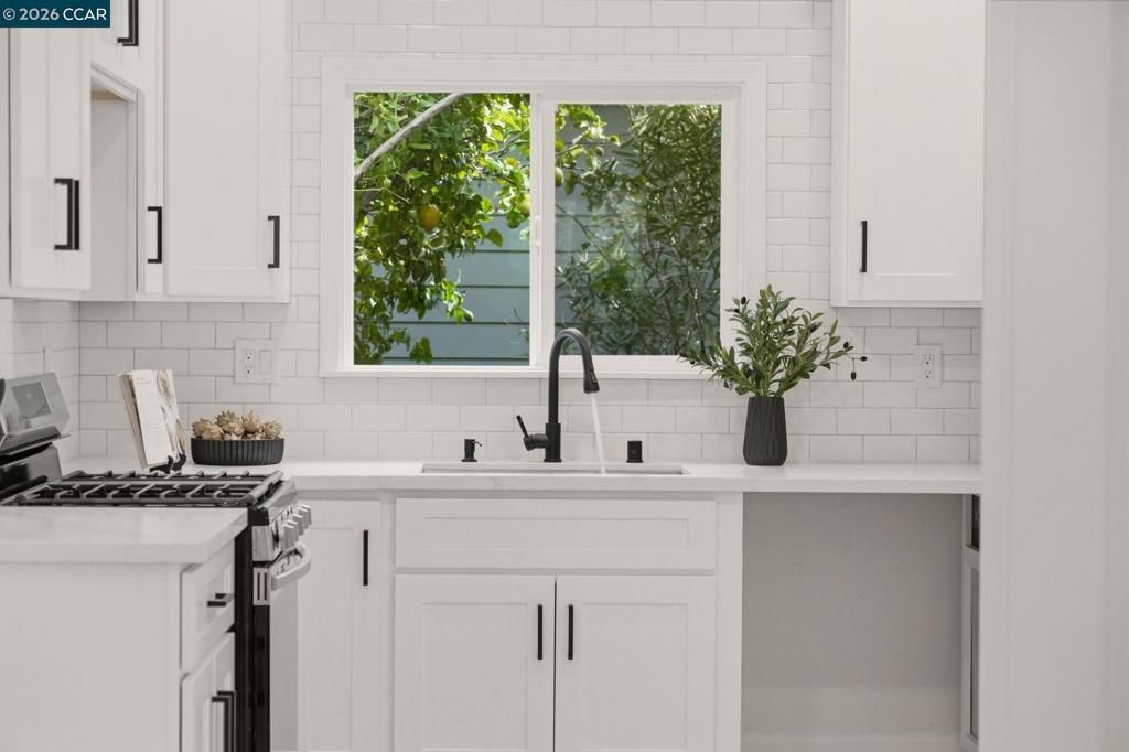 Image 10 of property listing at 3214 California St, Berkeley, CA 94703