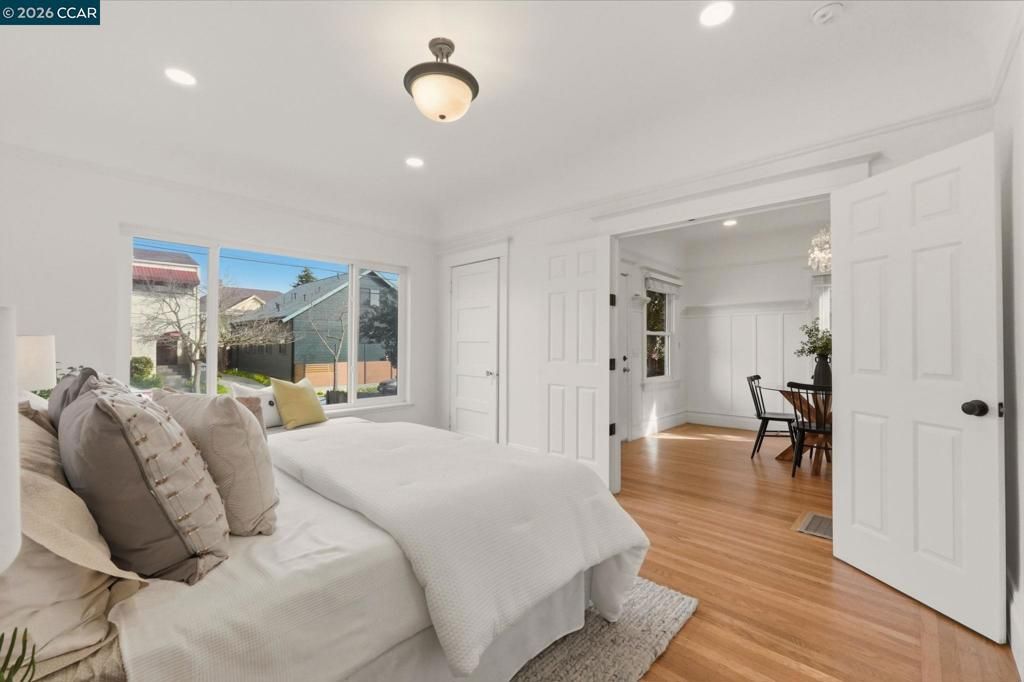 Image 21 of property listing at 3214 California St, Berkeley, CA 94703