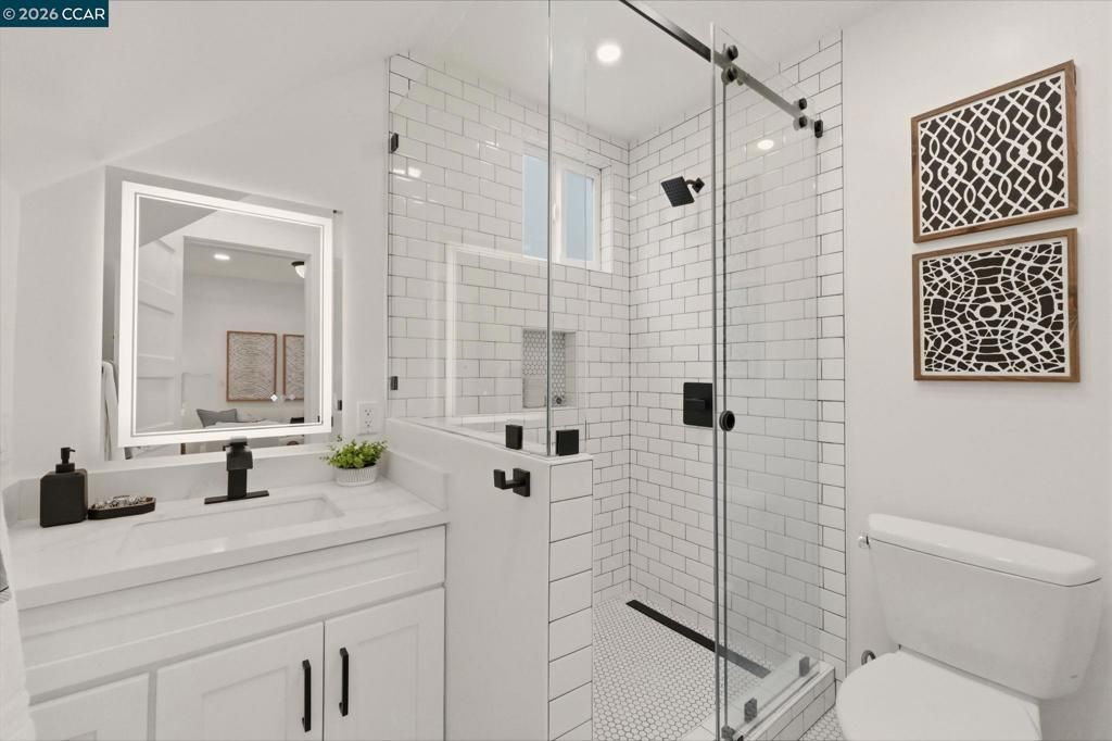 Image 25 of property listing at 3214 California St, Berkeley, CA 94703