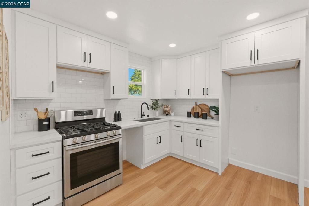 Image 40 of property listing at 3214 California St, Berkeley, CA 94703