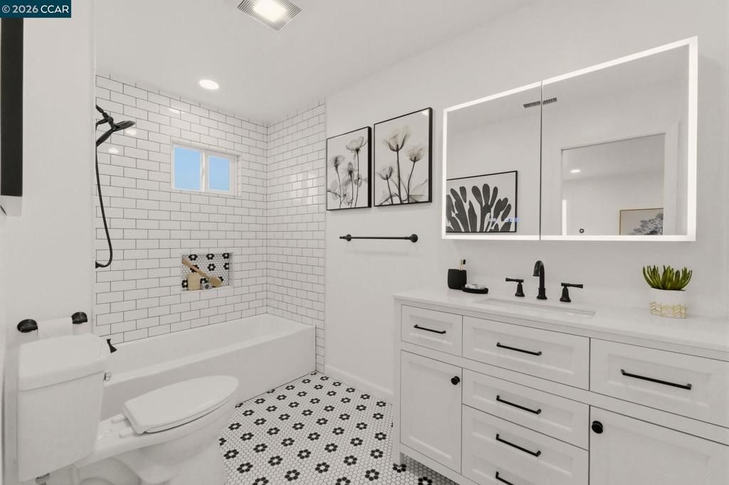 Image 46 of property listing at 3214 California St, Berkeley, CA 94703