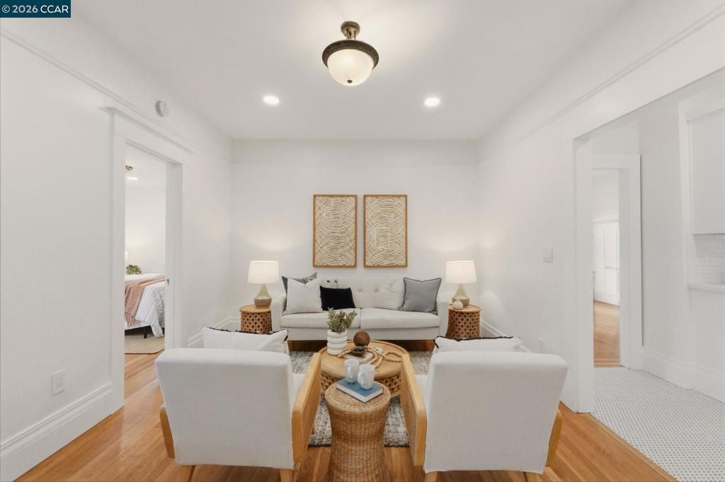 Image 5 of property listing at 3214 California St, Berkeley, CA 94703