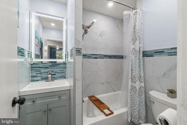 221 OCEAN AVE, Cherry Hill, NJ 08003