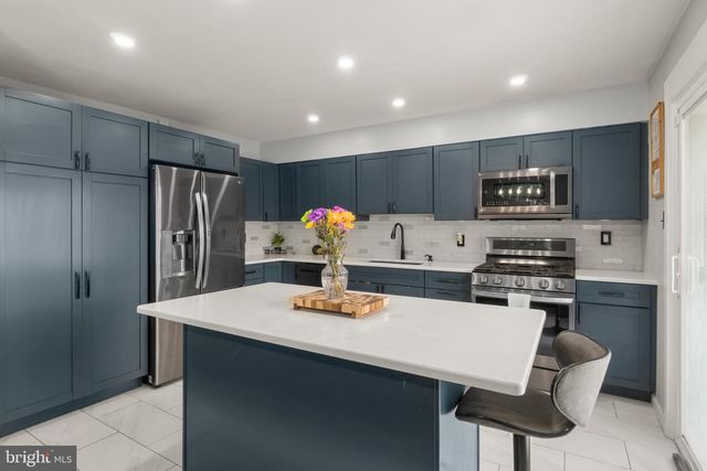 221 OCEAN AVE, Cherry Hill, NJ 08003