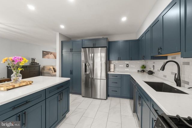 221 OCEAN AVE, Cherry Hill, NJ 08003