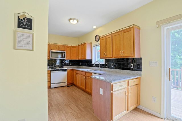 1 Ledger View Court, Highland Mills, NY 10930