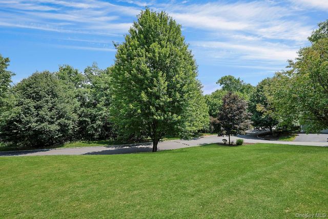 1 Ledger View Court, Highland Mills, NY 10930