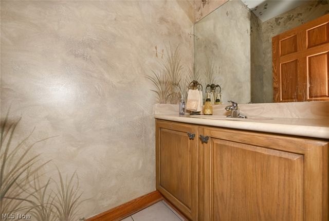 1597 Pilgrims Knob SE, Canton, OH 44709